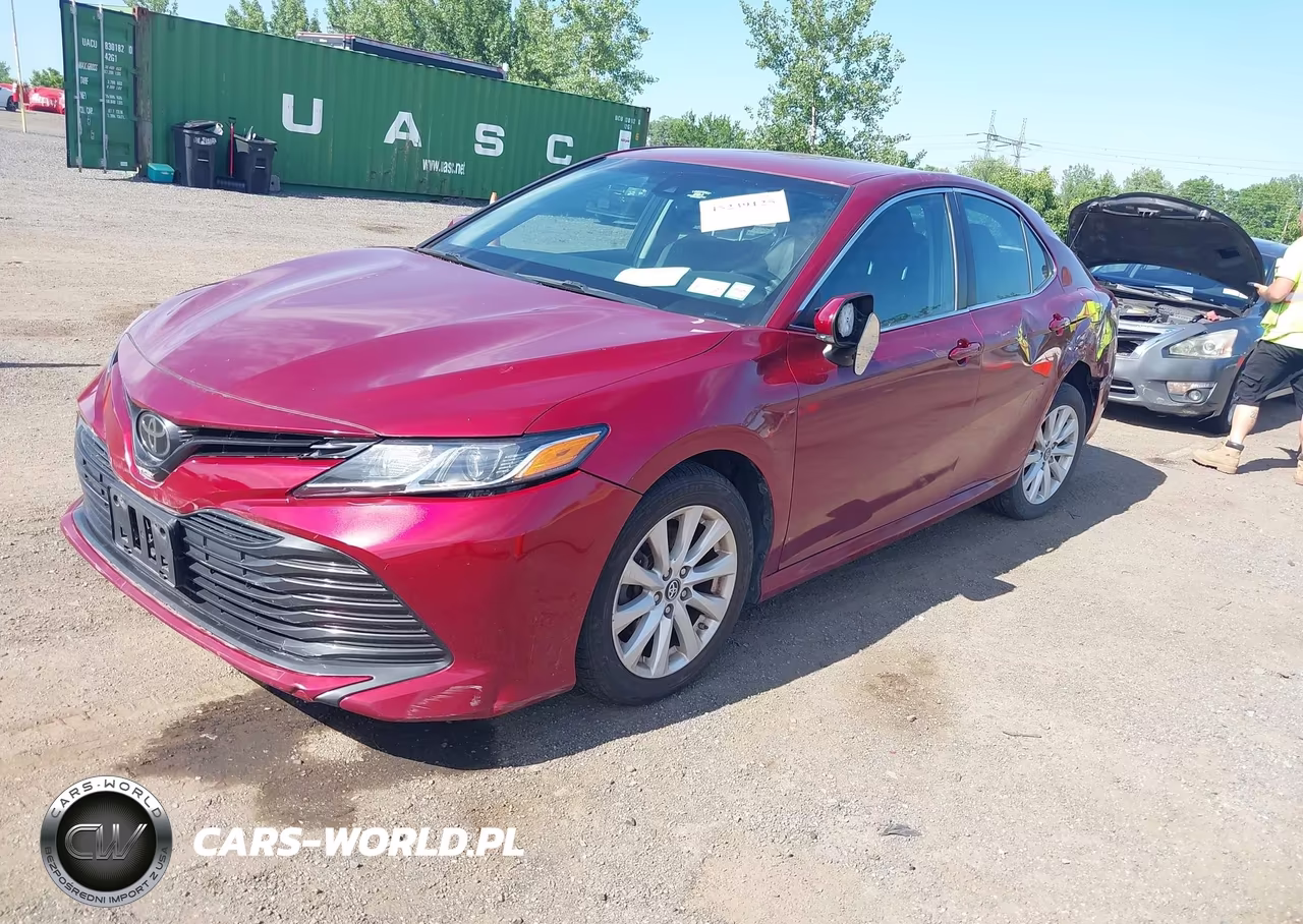 2018 Toyota Camry Le VIN:4T1B11HK3JU633888 - 2