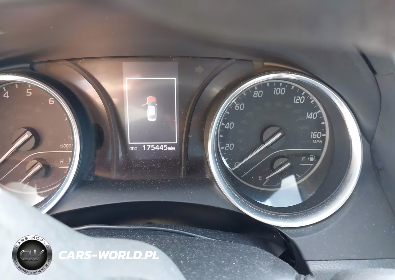 2018 Toyota Camry Le VIN:4T1B11HK3JU633888 - 7