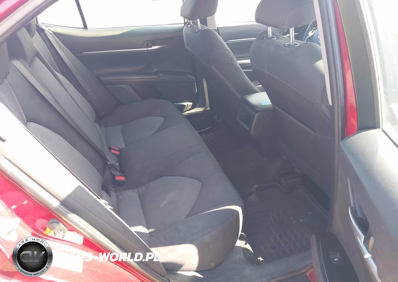 2018 Toyota Camry Le VIN:4T1B11HK3JU633888 - 8
