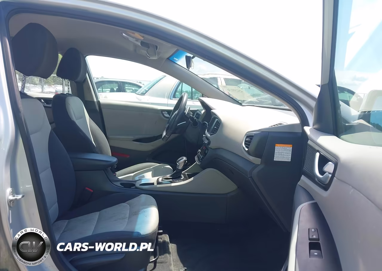 2018 Hyundai Ioniq Hybrid Sel VIN:KMHC75LC3JU064213 - 5