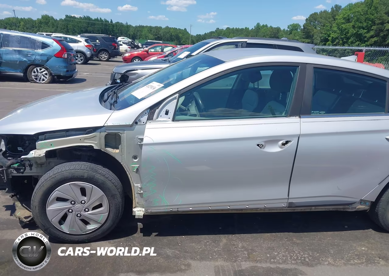 2018 Hyundai Ioniq Hybrid Sel VIN:KMHC75LC3JU064213 - 6