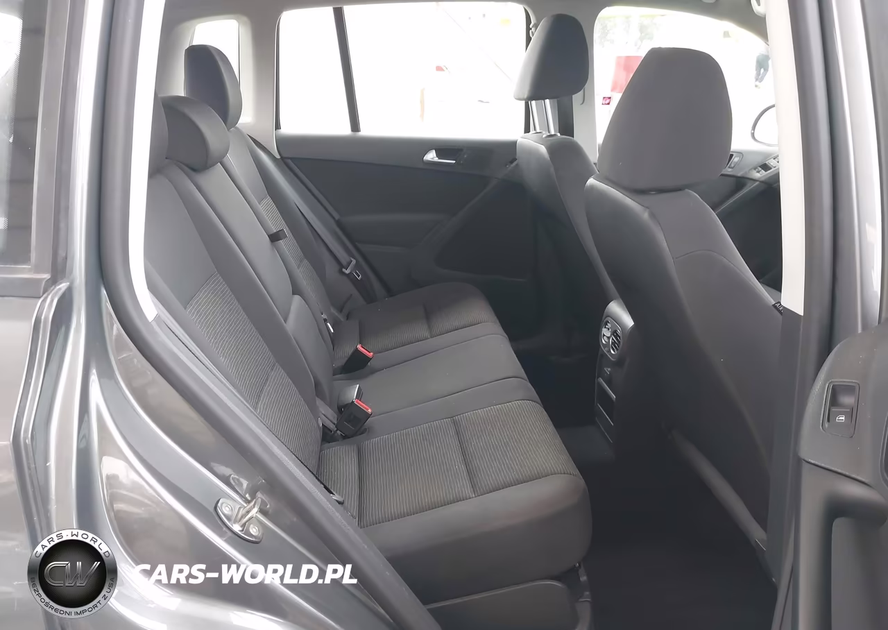 2017 Volkswagen Tiguan 2.0T-2.0T S VIN:WVGAV7AX4HK044363 - 8