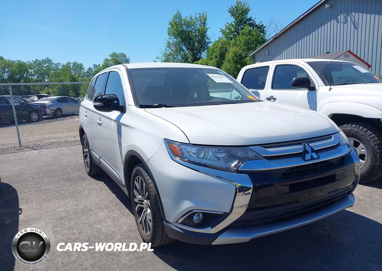 2016 Mitsubishi Outlander Se – zdjęcie 1 z 11