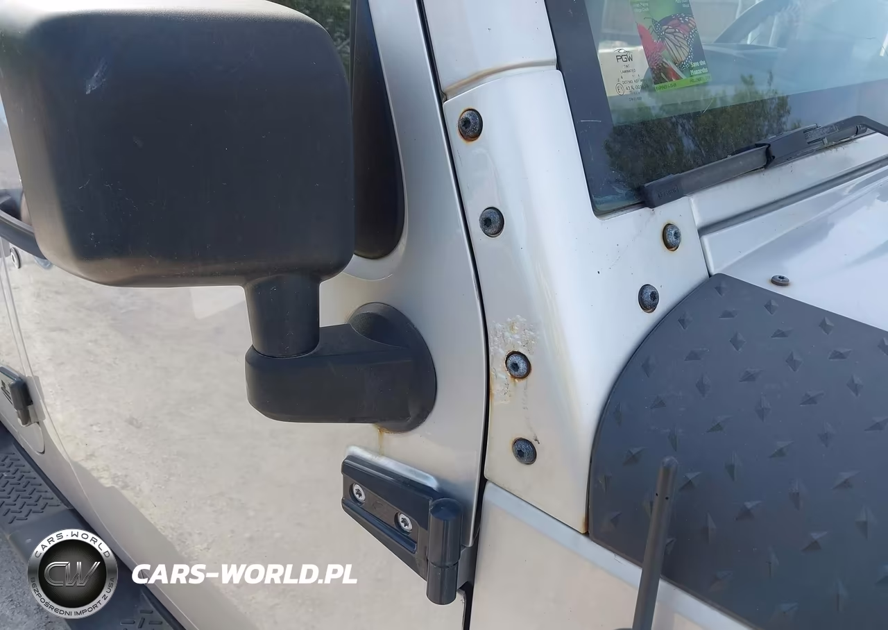 2008 Jeep Wrangler Unlimited Sahara VIN:1J4GA59108L619237 - 6