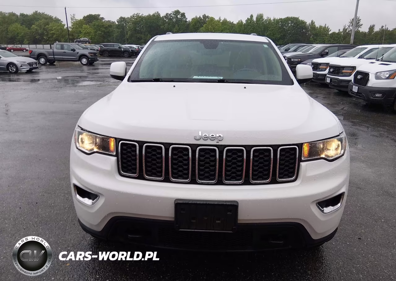 2018 Jeep Grand Cherokee Laredo E 4X4 VIN:1C4RJFAG5JC381427 - 12