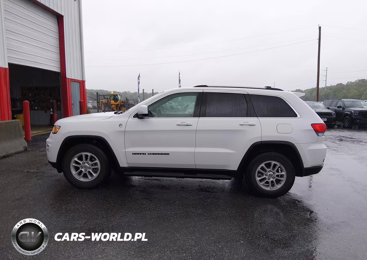 2018 Jeep Grand Cherokee Laredo E 4X4 VIN:1C4RJFAG5JC381427 - 14