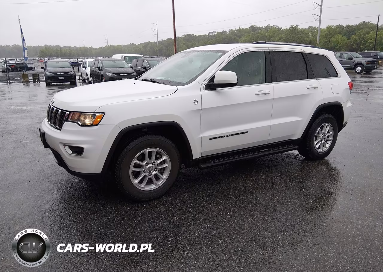 2018 Jeep Grand Cherokee Laredo E 4X4 VIN:1C4RJFAG5JC381427 - 2