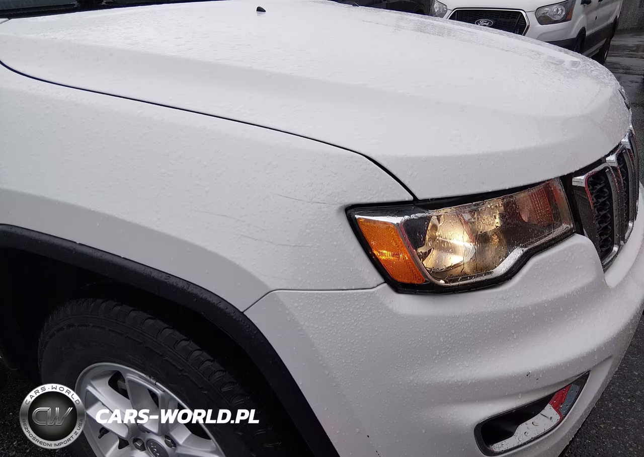 2018 Jeep Grand Cherokee Laredo E 4X4 VIN:1C4RJFAG5JC381427 - 6