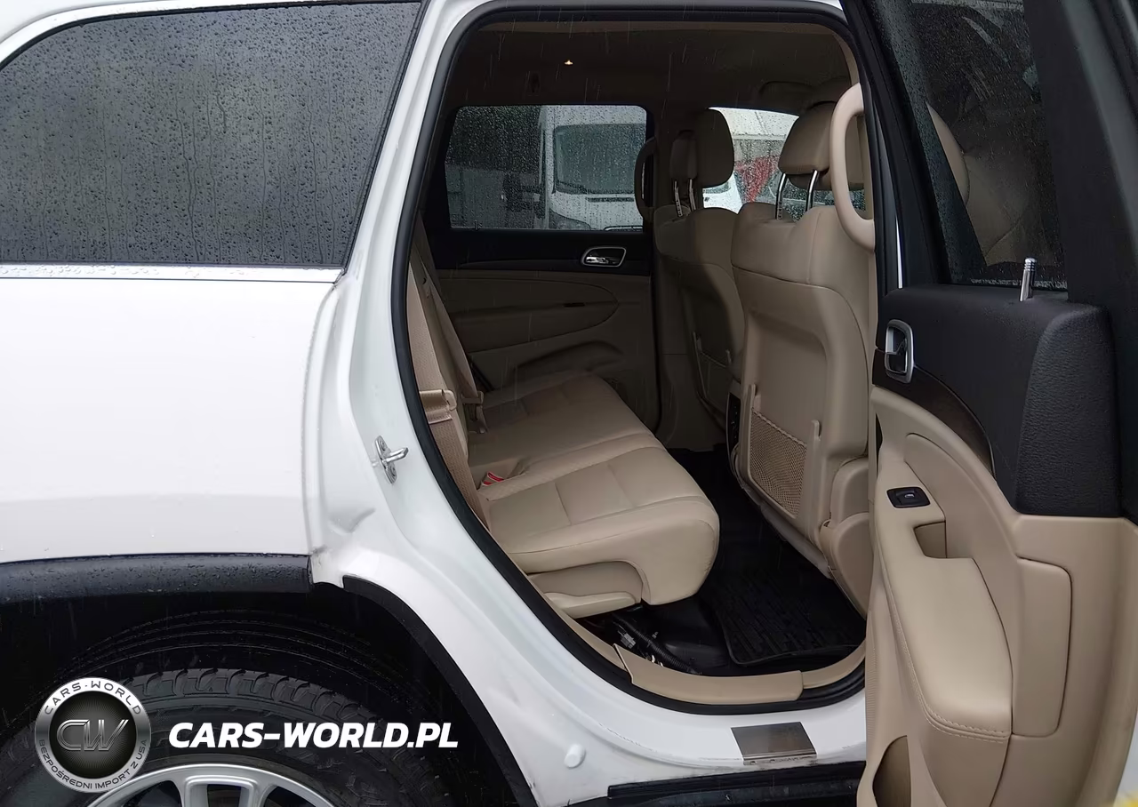 2018 Jeep Grand Cherokee Laredo E 4X4 VIN:1C4RJFAG5JC381427 - 8