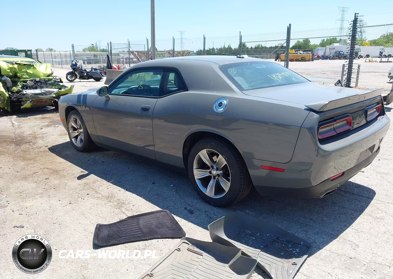 2018 Dodge Challenger Sxt VIN:2C3CDZAG7JH236261 - 3