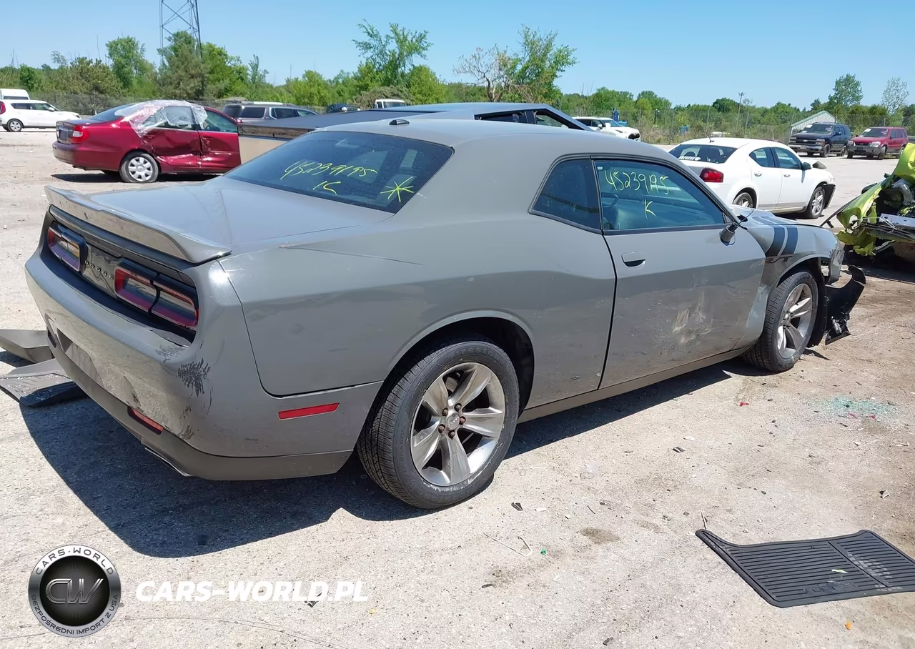 2018 Dodge Challenger Sxt VIN:2C3CDZAG7JH236261 - 4
