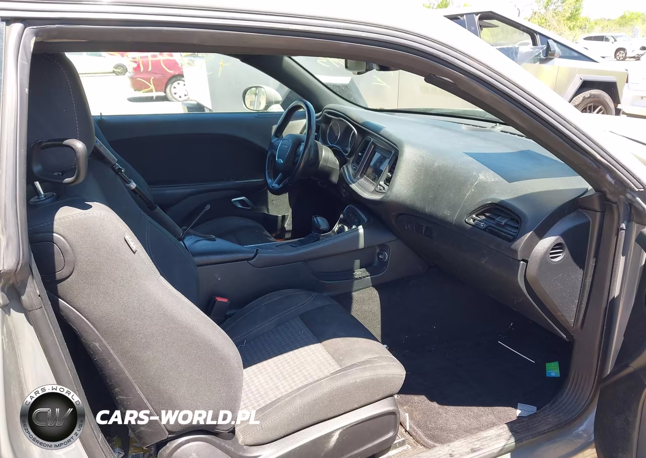 2018 Dodge Challenger Sxt VIN:2C3CDZAG7JH236261 - 5