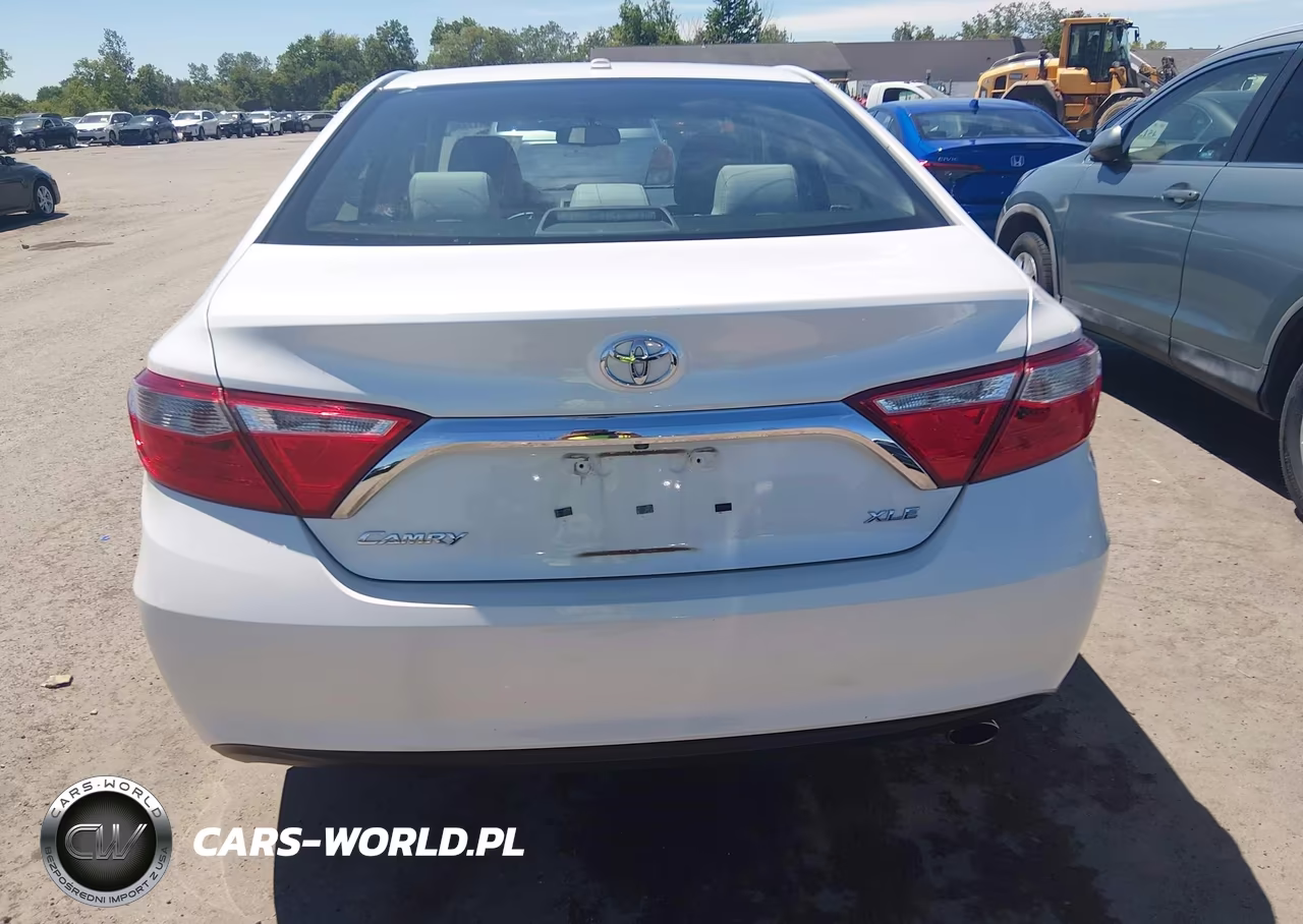 2015 Toyota Camry Xle VIN:4T1BF1FK5FU113591 - 16