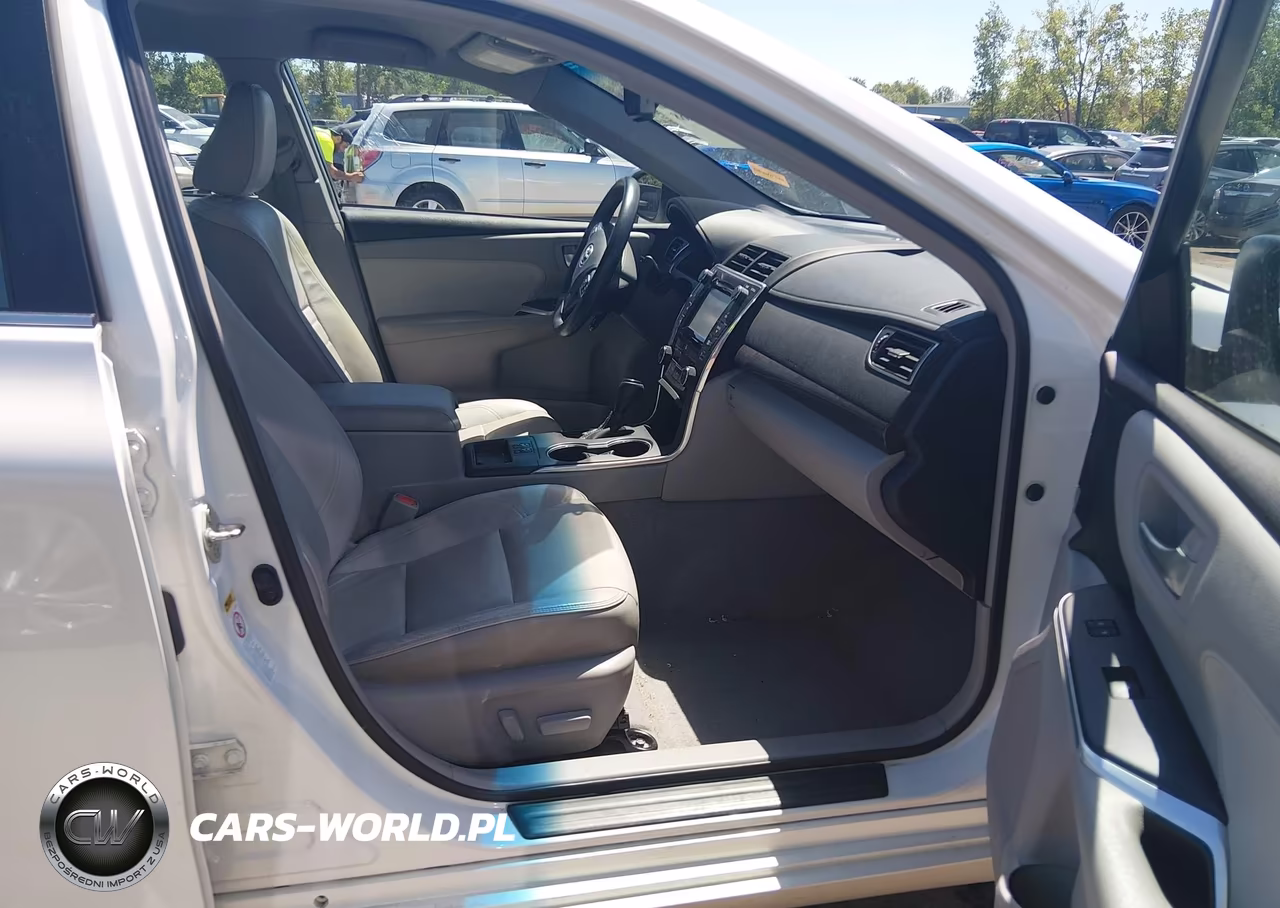 2015 Toyota Camry Xle VIN:4T1BF1FK5FU113591 - 5