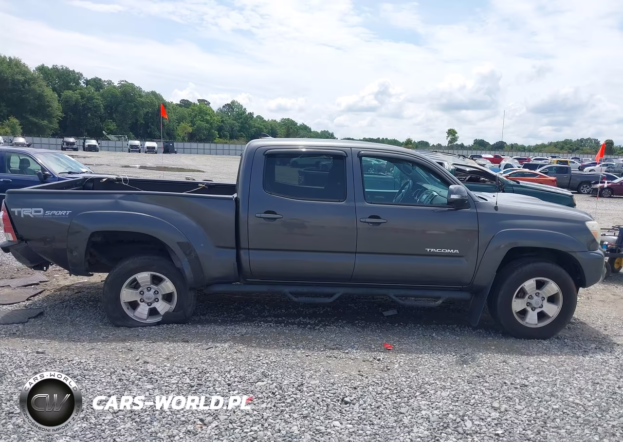 2015 Toyota Tacoma Prerunner V6 VIN:3TMKU4HN0FM043649 - 13