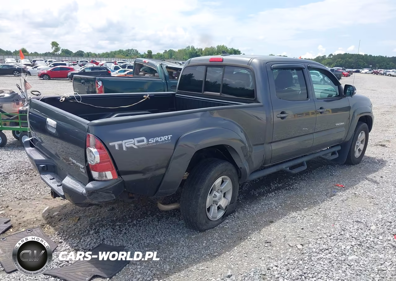 2015 Toyota Tacoma Prerunner V6 VIN:3TMKU4HN0FM043649 - 4