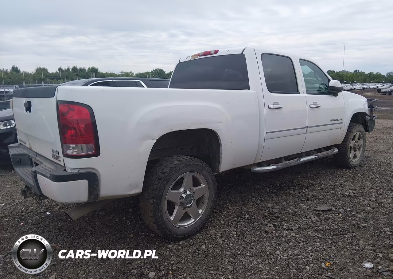 2011 GMC Sierra 2500Hd Denali VIN:1GT125CG1BF260198 - 4