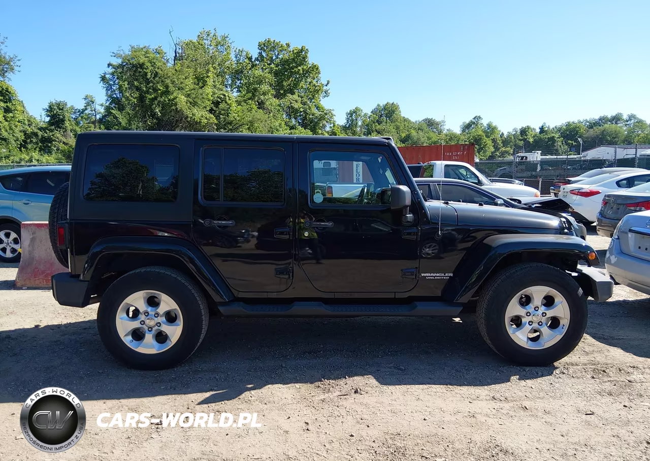 2014 Jeep Wrangler Unlimited Sahara VIN:1C4HJWEG1EL261989 - 13
