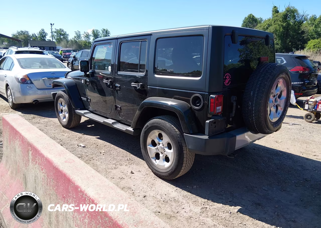 2014 Jeep Wrangler Unlimited Sahara VIN:1C4HJWEG1EL261989 - 3