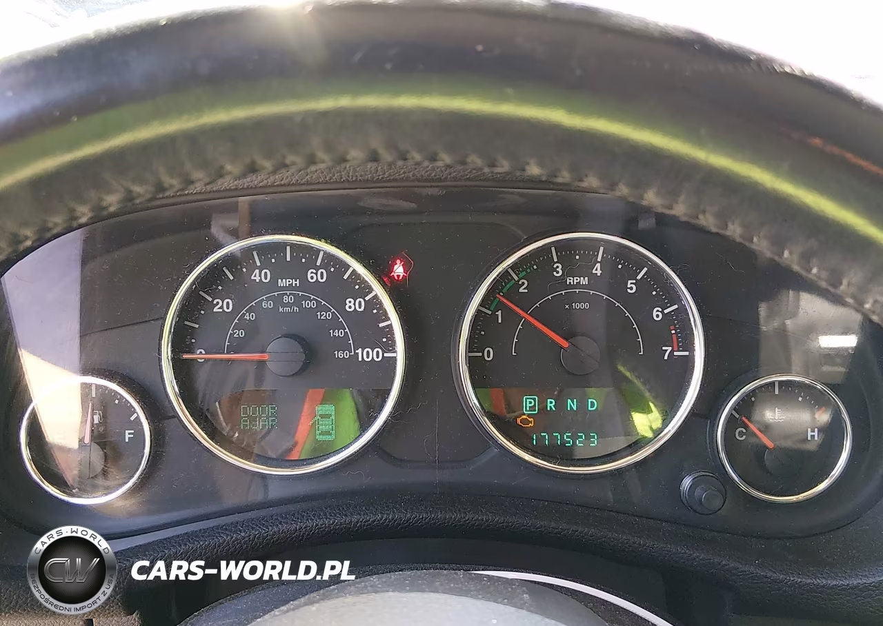 2014 Jeep Wrangler Unlimited Sahara VIN:1C4HJWEG1EL261989 - 7