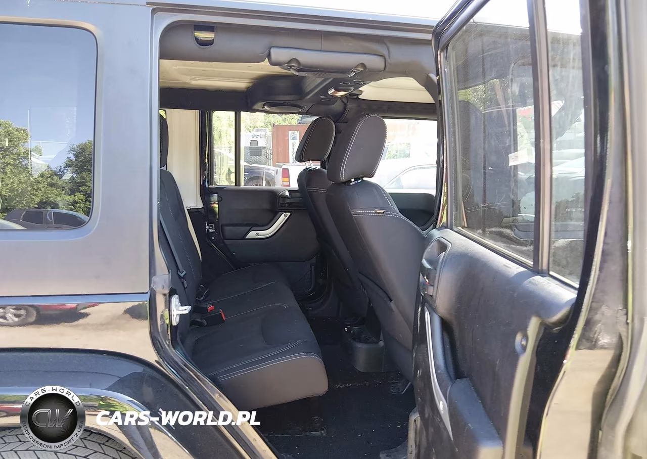 2014 Jeep Wrangler Unlimited Sahara VIN:1C4HJWEG1EL261989 - 8