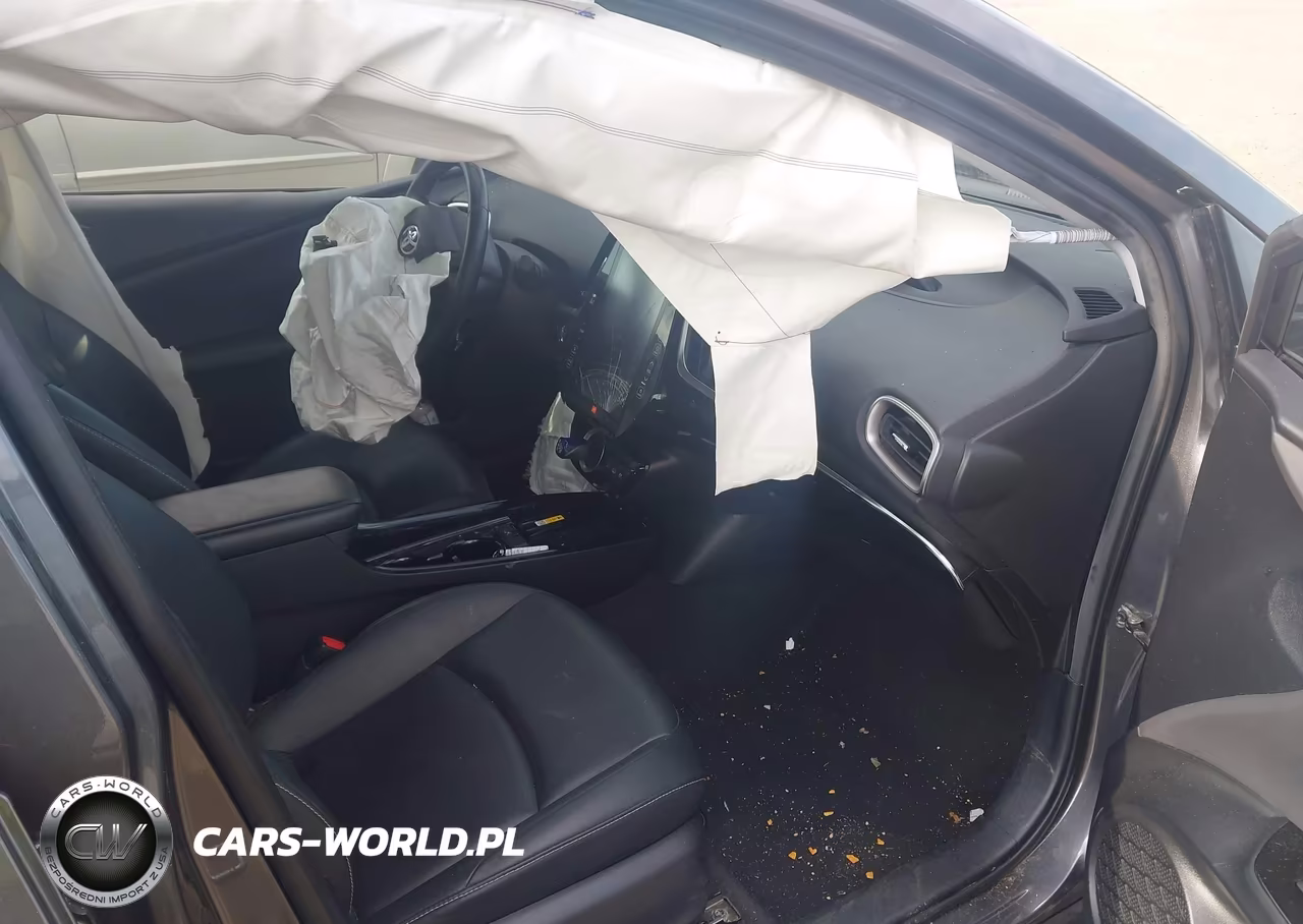 2020 Toyota Prius Prime Limited VIN:JTDKARFP6L3126252 - 5
