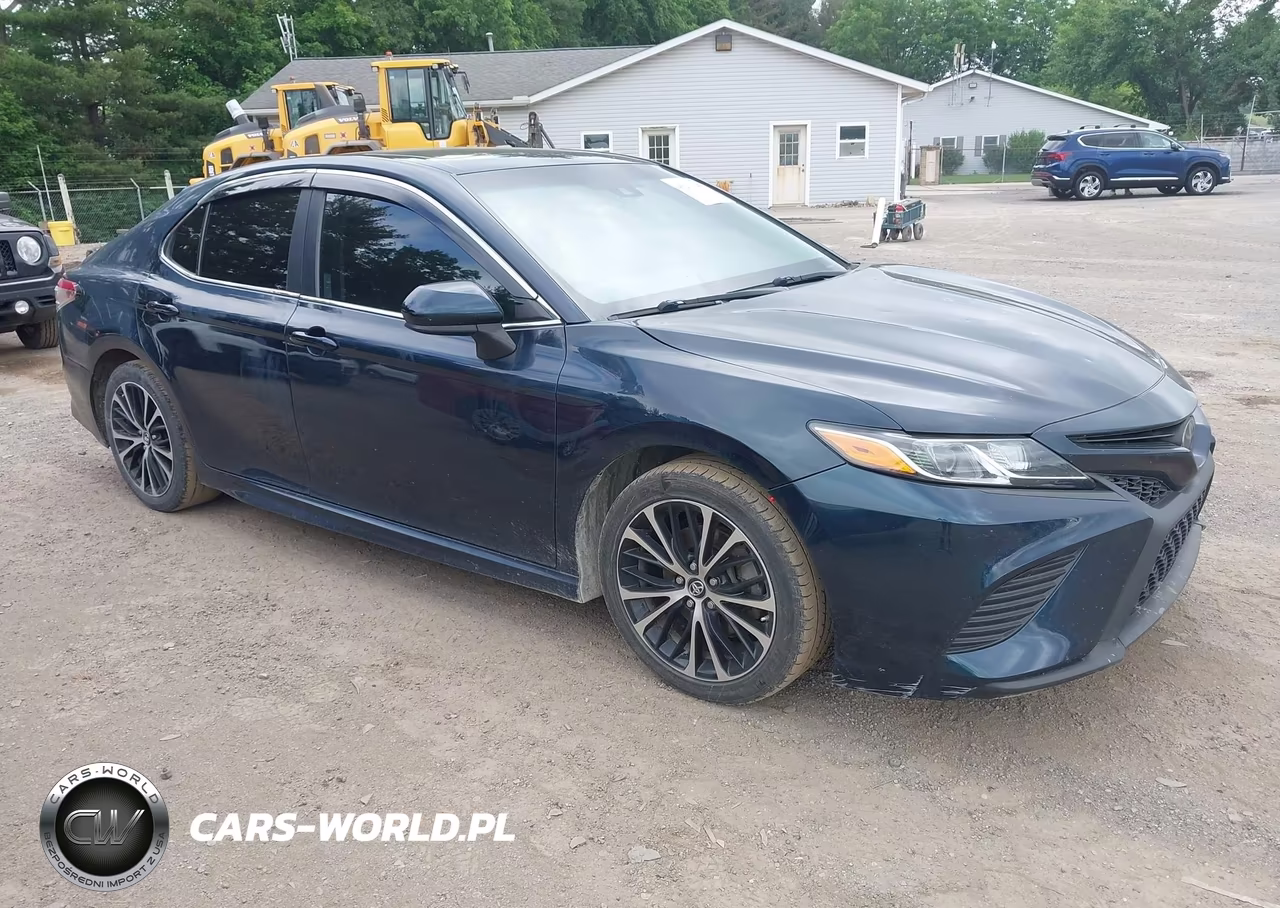 2018 Toyota Camry Se – zdjęcie 1 z 17