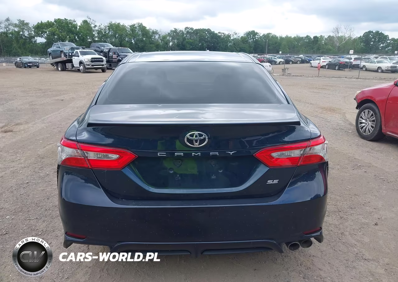 2018 Toyota Camry Se VIN:4T1B11HK6JU570026 - 16