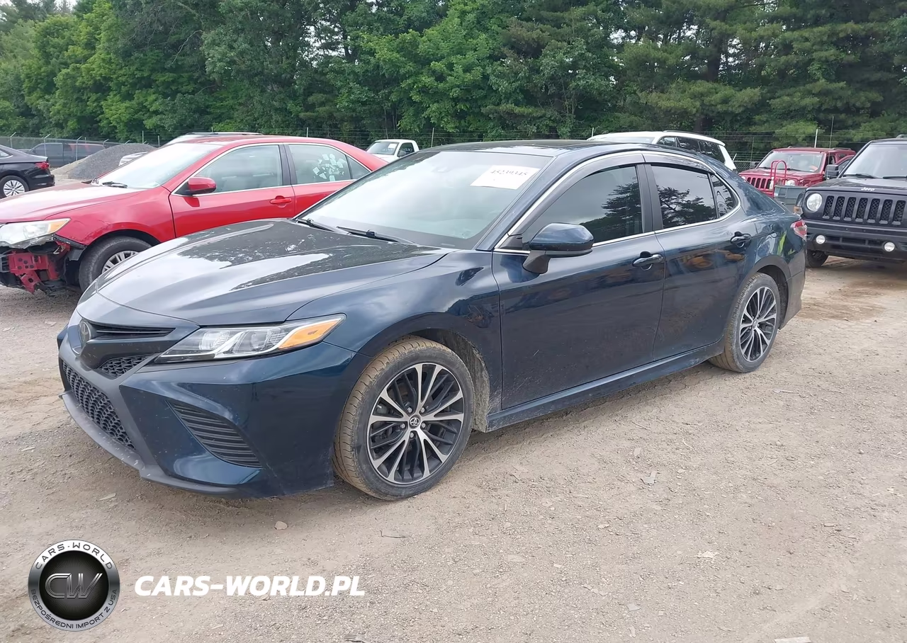 2018 Toyota Camry Se VIN:4T1B11HK6JU570026 - 2