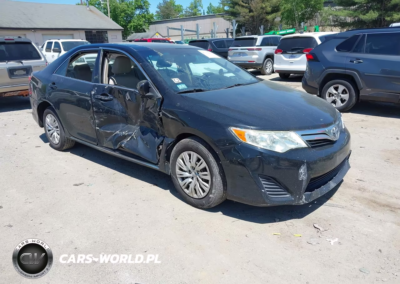 2012 Toyota Camry Le – zdjęcie 1 z 11
