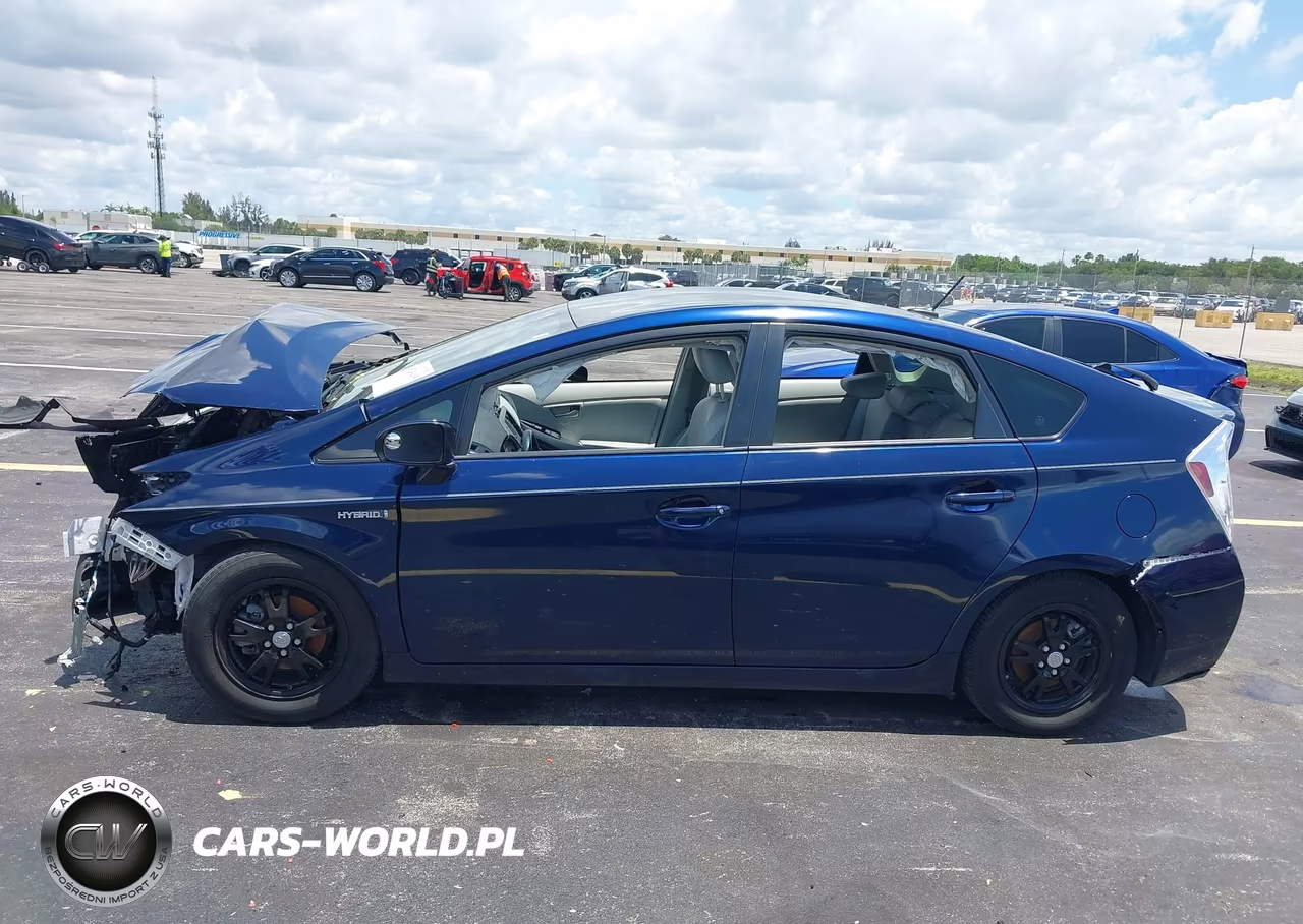 2015 Toyota Prius Four VIN:JTDKN3DU0F1905477 - 13