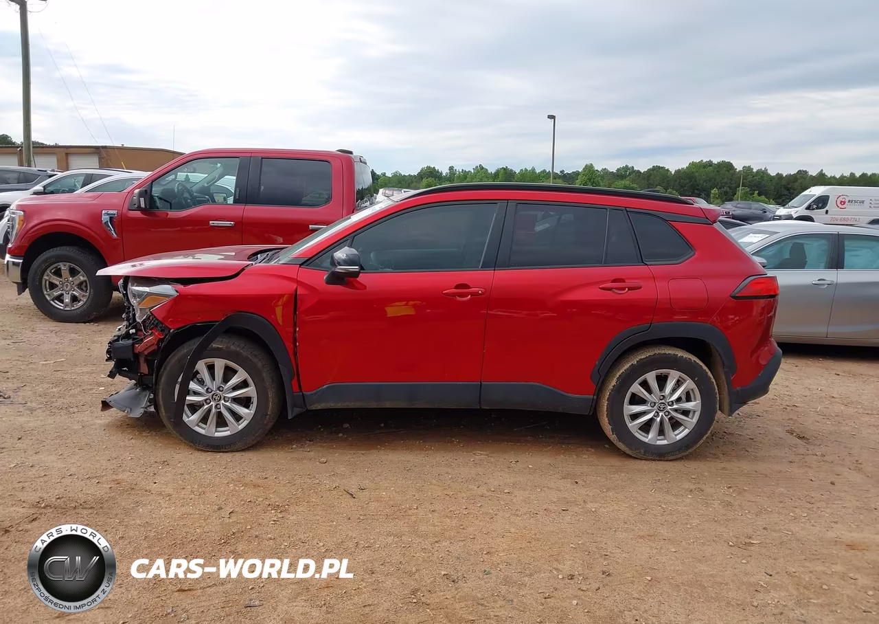 2025 Toyota Corolla Cross Le VIN:7MUCAABG4SV125888 - 14