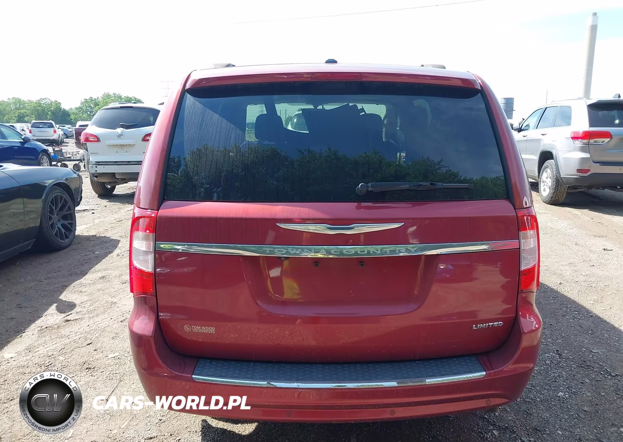 2015 Chrysler Town & Country Limited Platinum VIN:2C4RC1GGXFR547394 - 17
