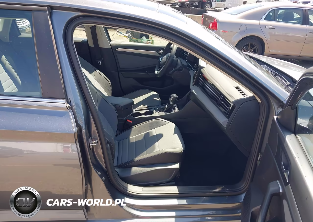 2025 Volkswagen Jetta 1.5T Se VIN:3VW7X7BUXSM074865 - 5