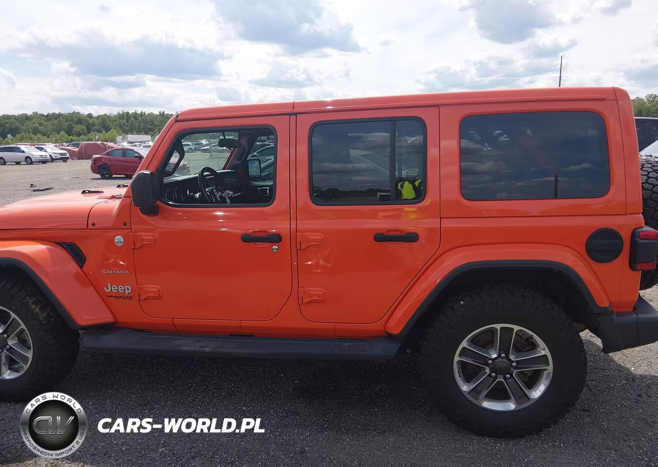 2019 Jeep Wrangler Unlimited Sahara 4X4 VIN:1C4HJXEN9KW522753 - 14