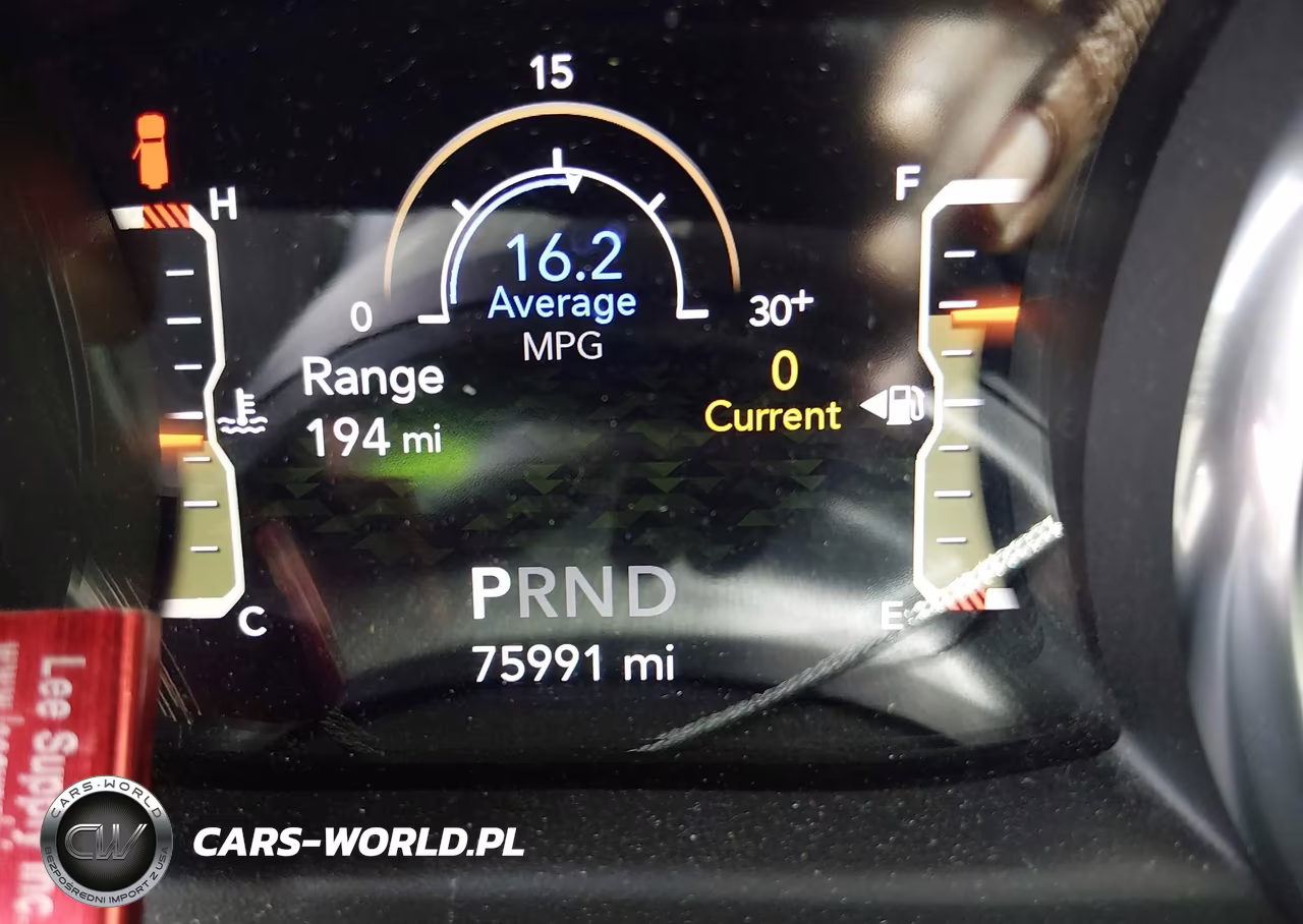 2019 Jeep Wrangler Unlimited Sahara 4X4 VIN:1C4HJXEN9KW522753 - 15