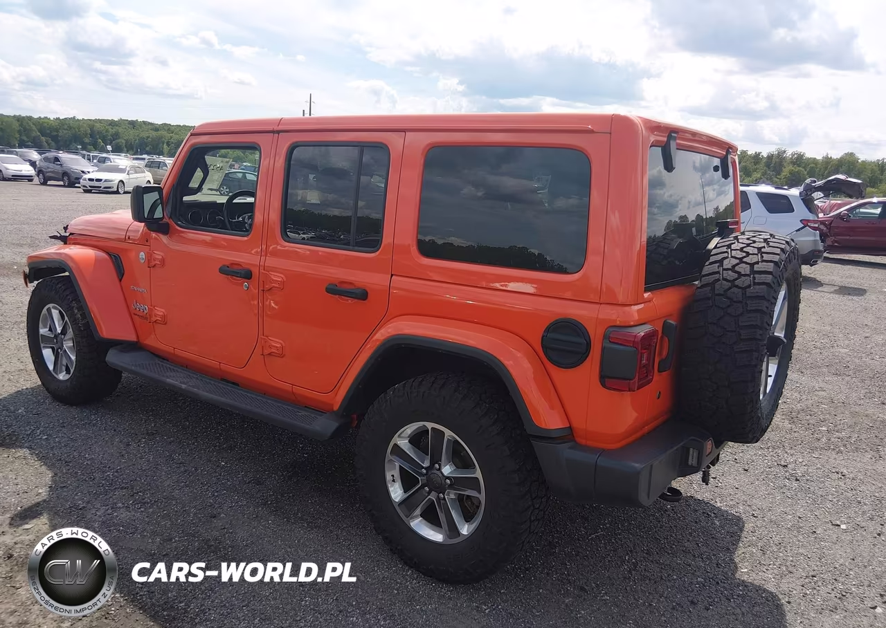 2019 Jeep Wrangler Unlimited Sahara 4X4 VIN:1C4HJXEN9KW522753 - 3