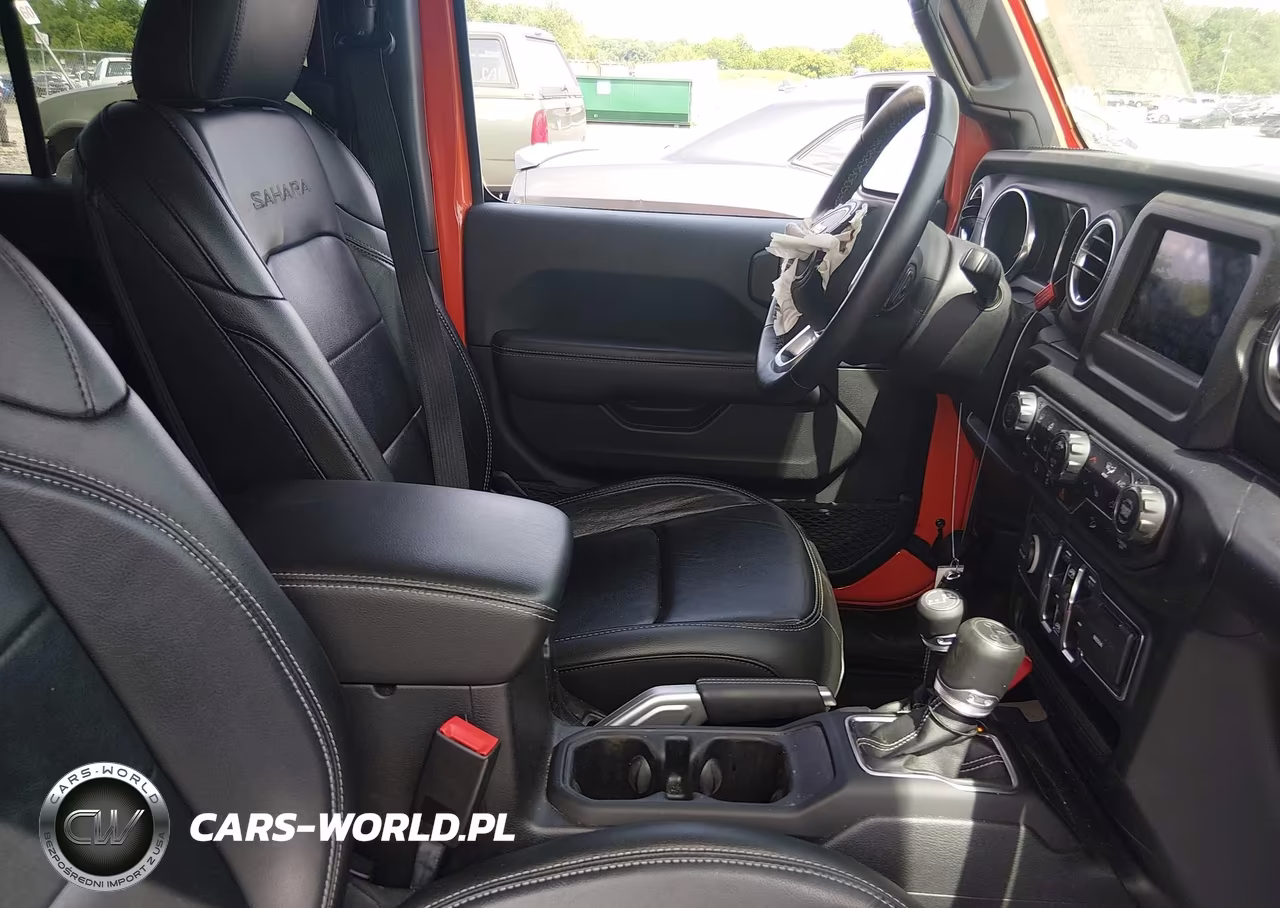 2019 Jeep Wrangler Unlimited Sahara 4X4 VIN:1C4HJXEN9KW522753 - 5