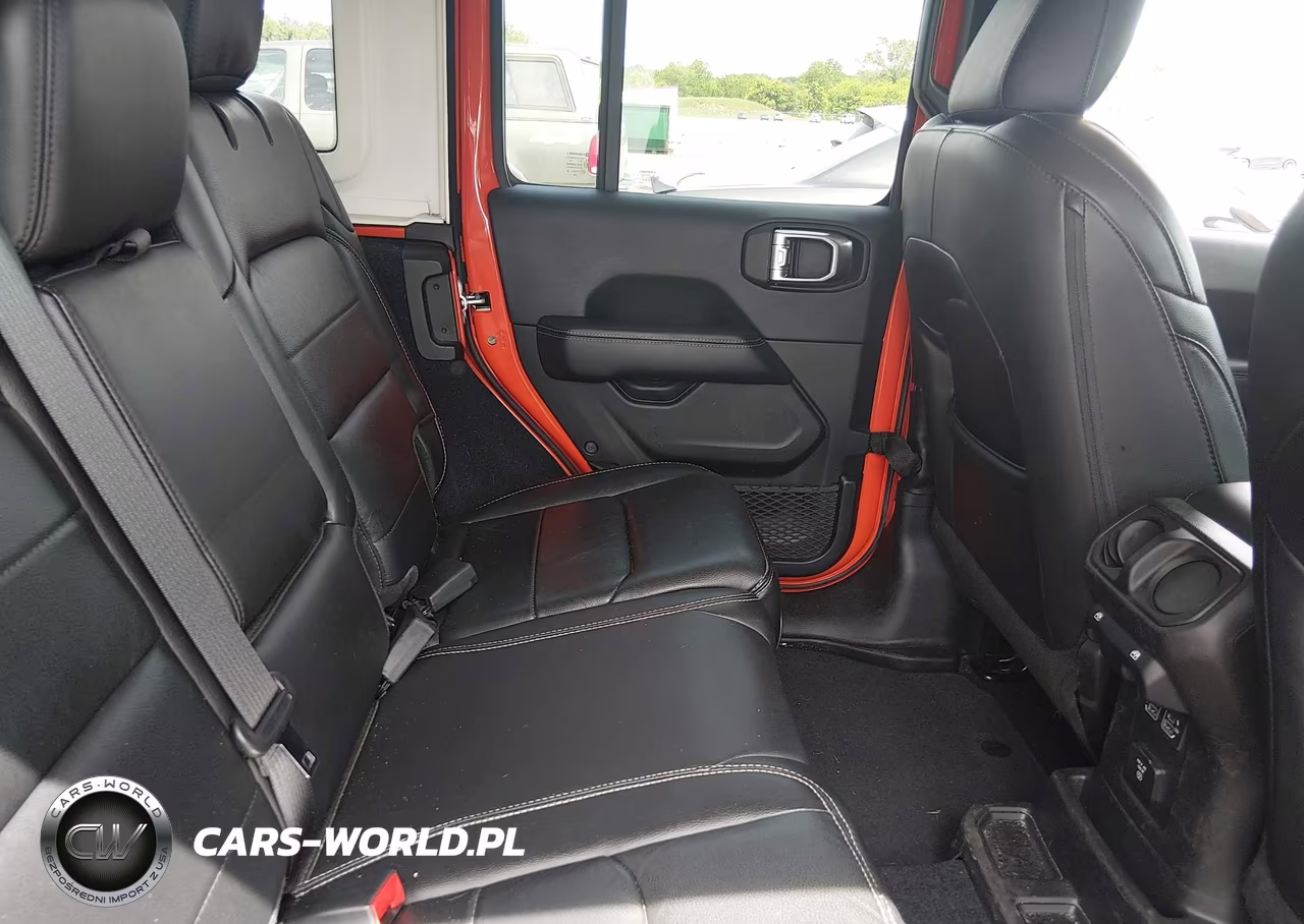 2019 Jeep Wrangler Unlimited Sahara 4X4 VIN:1C4HJXEN9KW522753 - 8