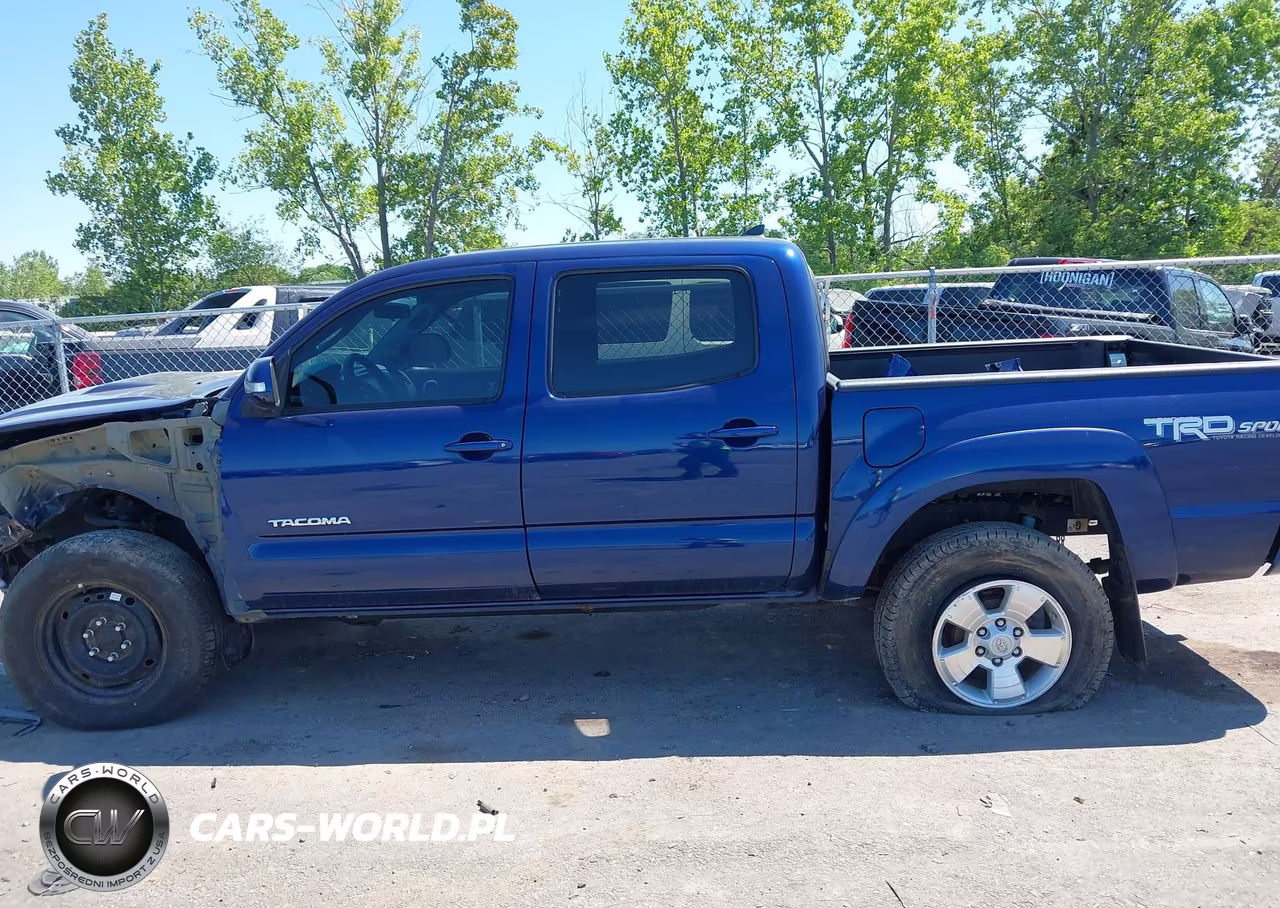 2015 Toyota Tacoma Base V6 VIN:3TMLU4EN6FM176134 - 14