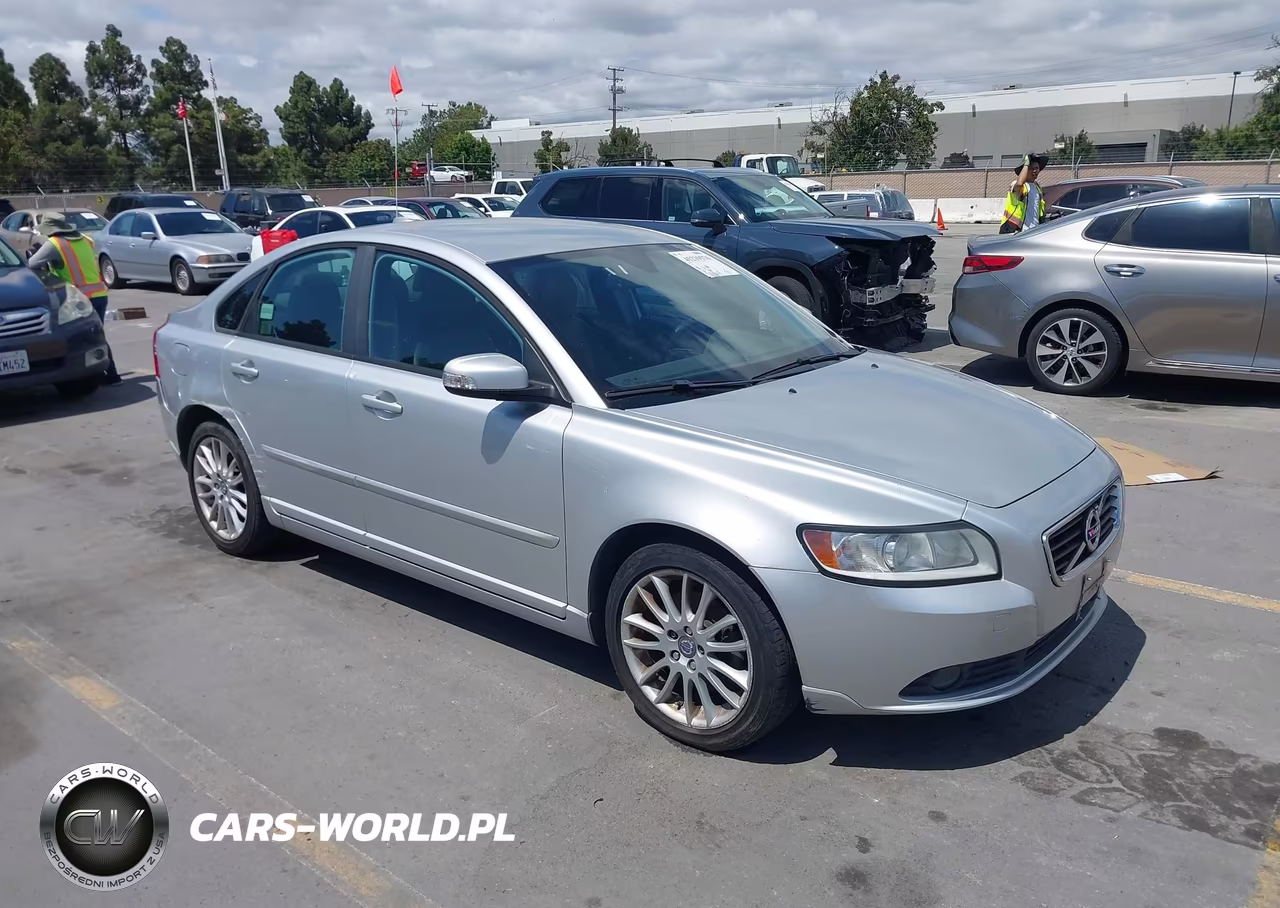 2011 Volvo S40 T5-T5 R-Design