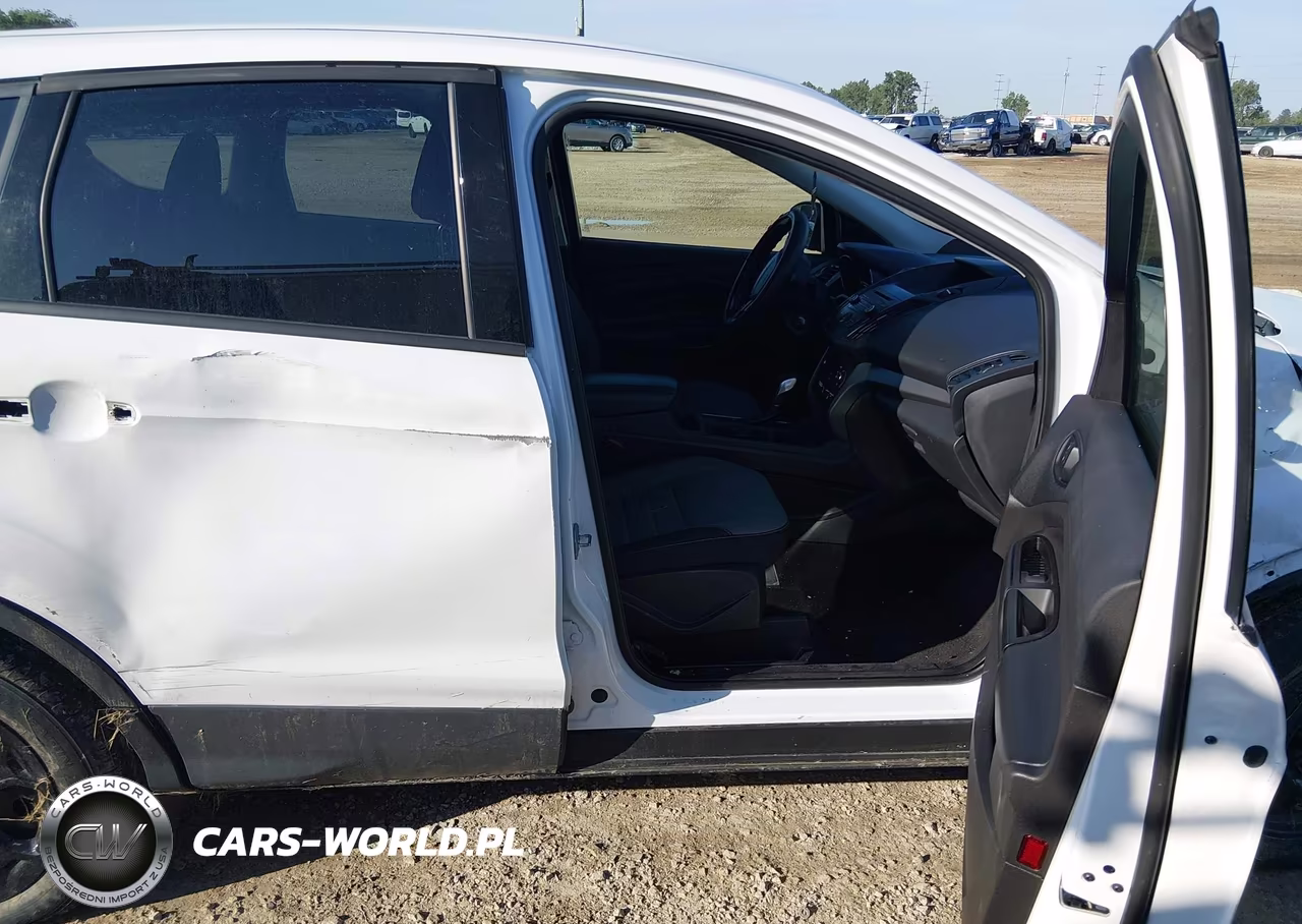 2017 Ford Escape S VIN:1FMCU0F75HUD25992 - 5