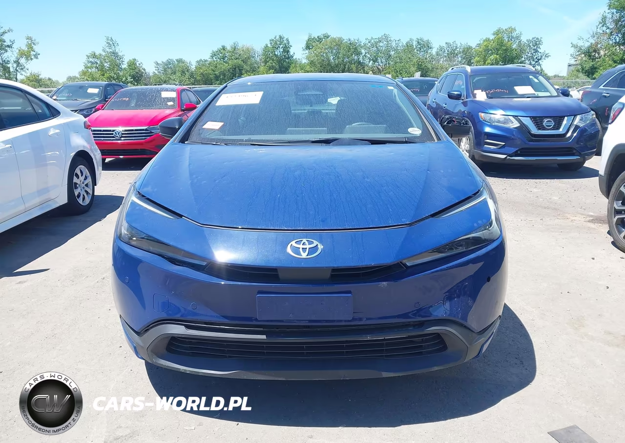 2026 Toyota Prius Le VIN:JTDACAAUXT3075505 - 12