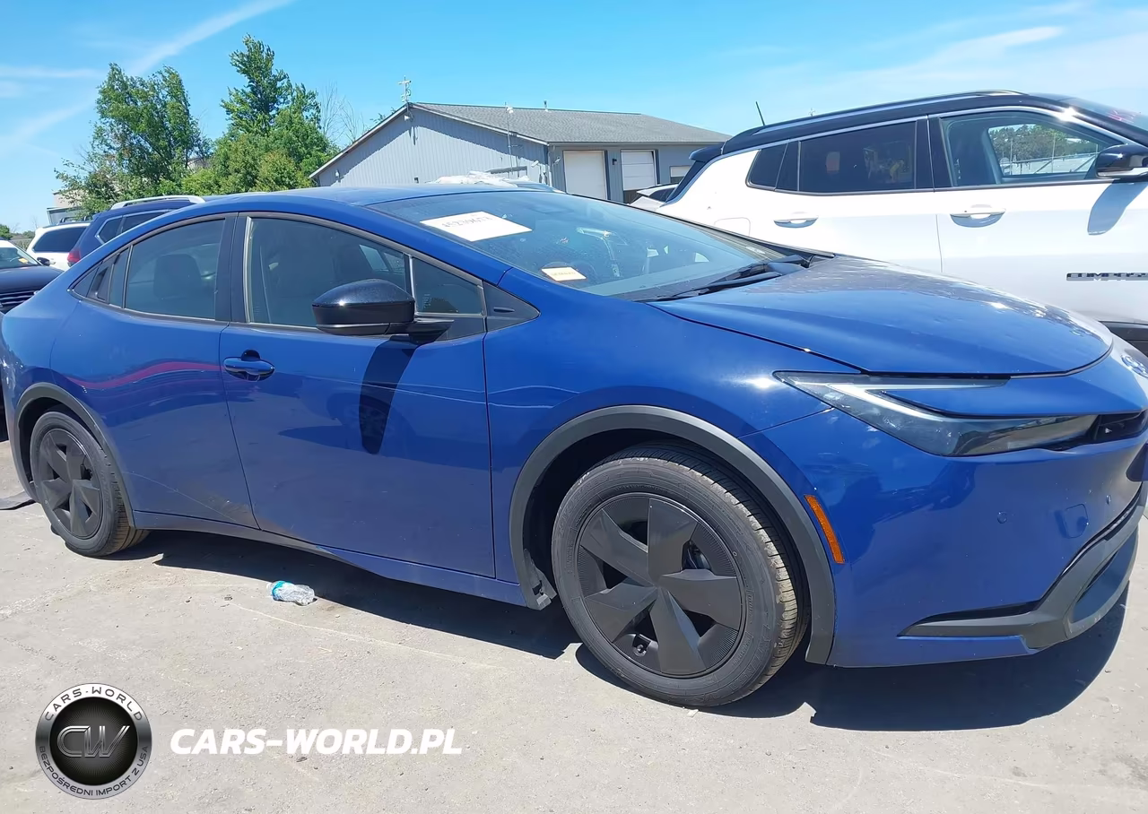 2026 Toyota Prius Le VIN:JTDACAAUXT3075505 - 13