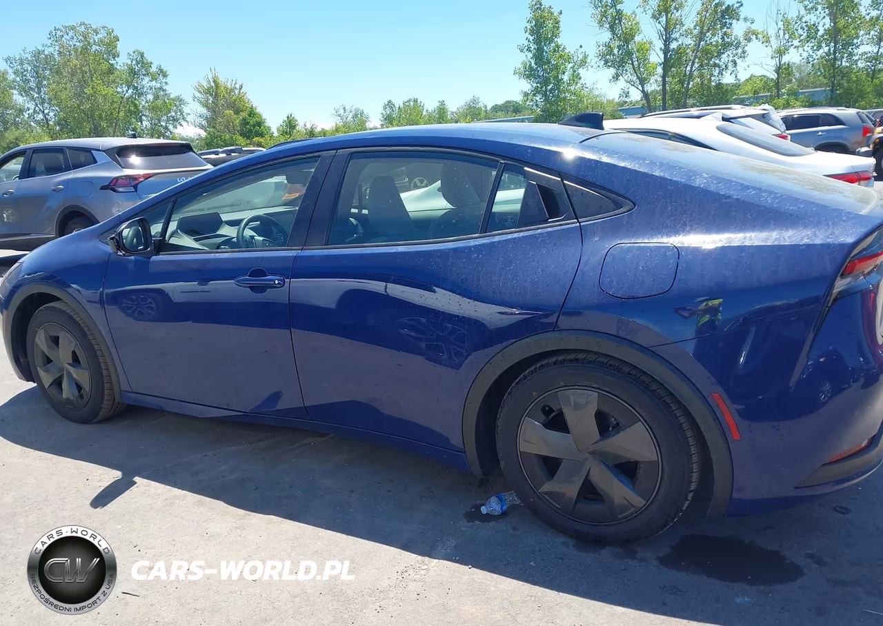 2026 Toyota Prius Le VIN:JTDACAAUXT3075505 - 14