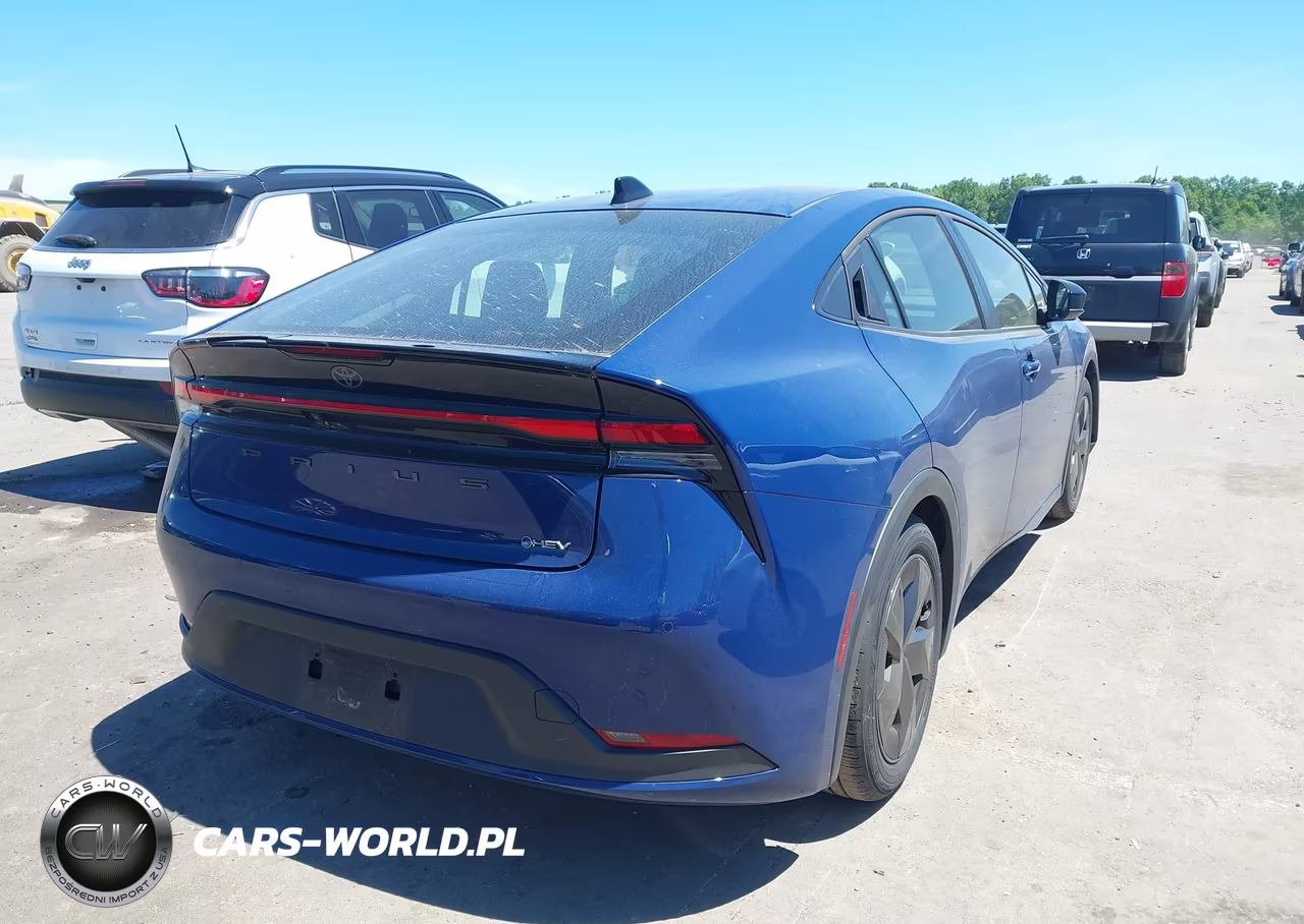 2026 Toyota Prius Le VIN:JTDACAAUXT3075505 - 4