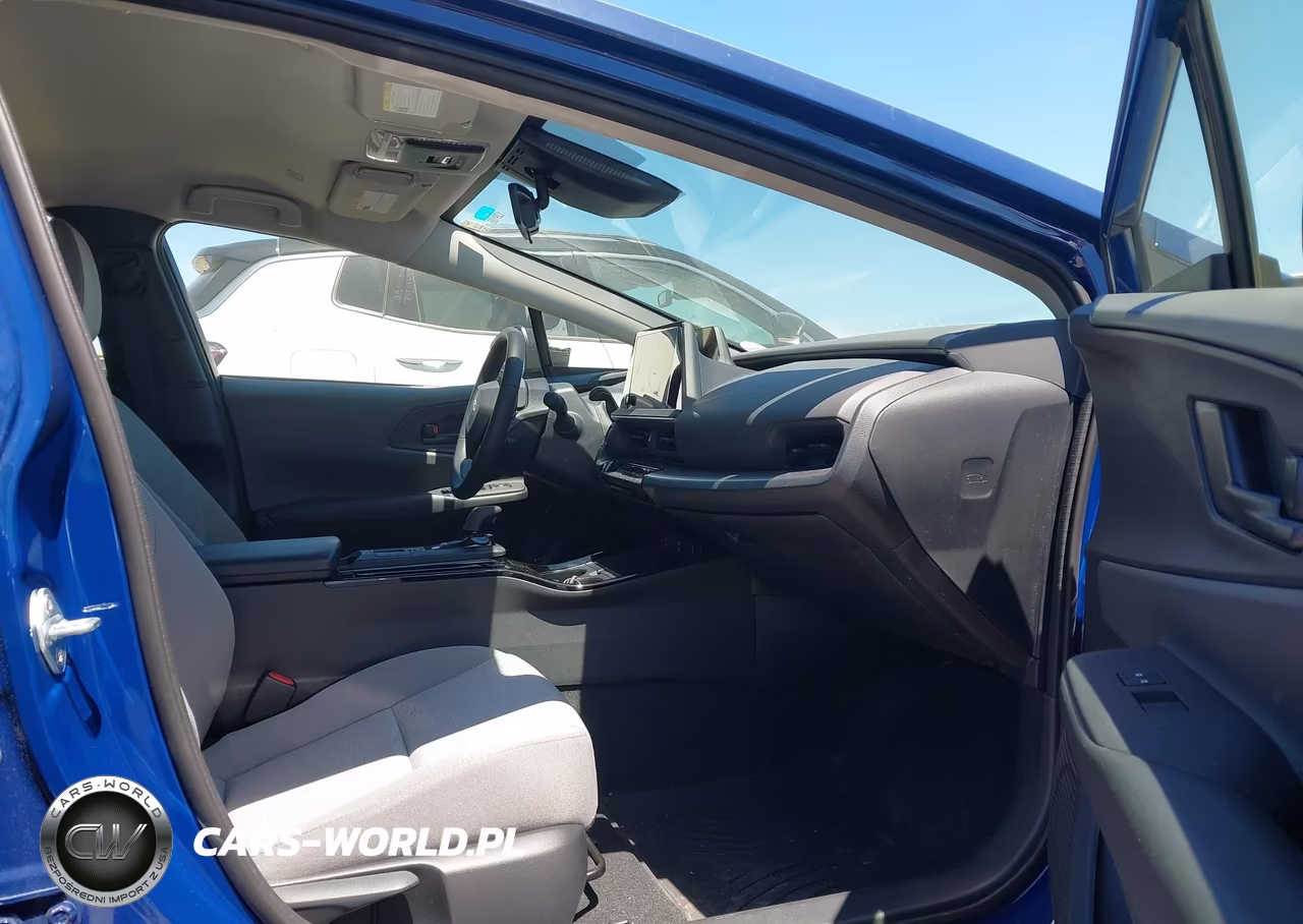 2026 Toyota Prius Le VIN:JTDACAAUXT3075505 - 5