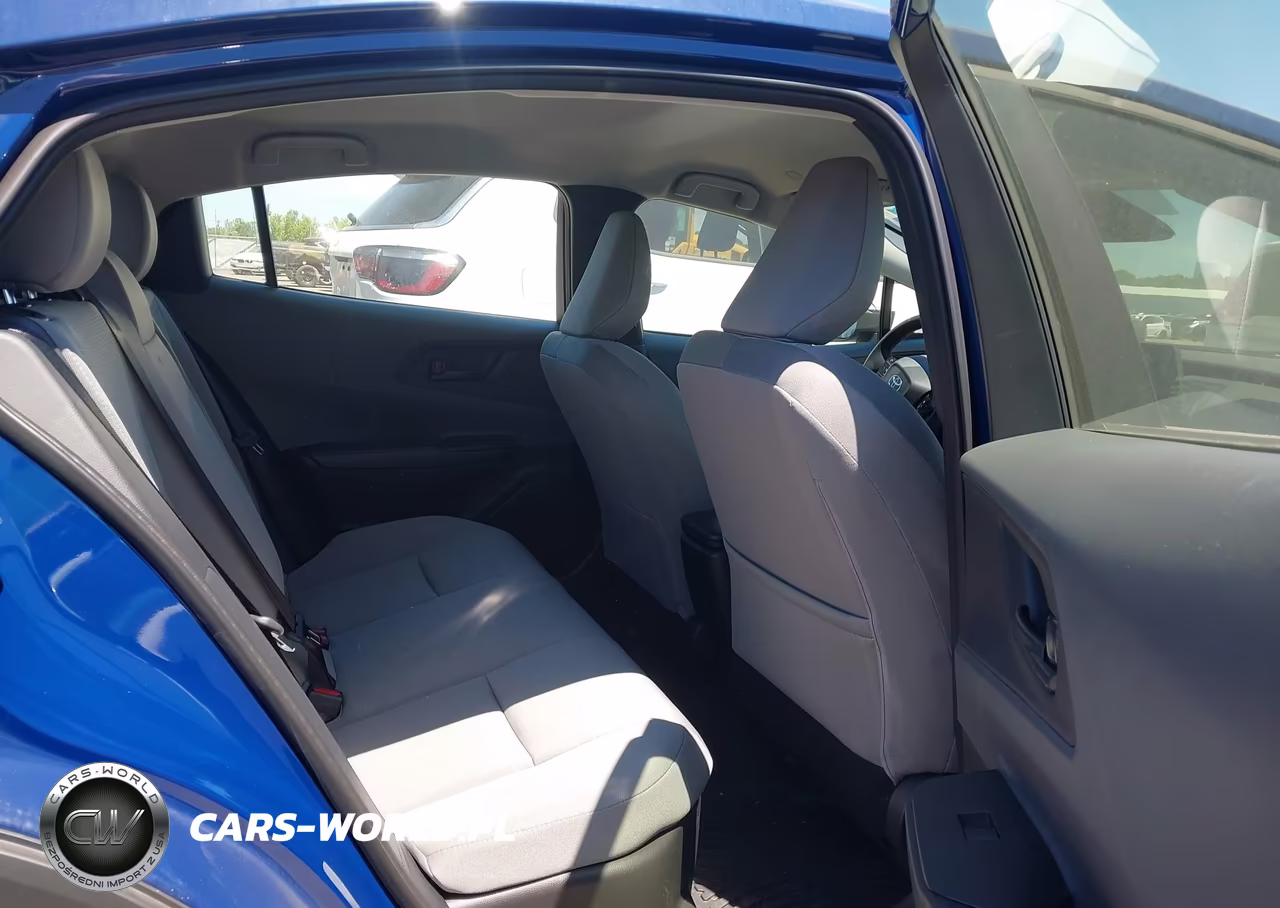 2026 Toyota Prius Le VIN:JTDACAAUXT3075505 - 8
