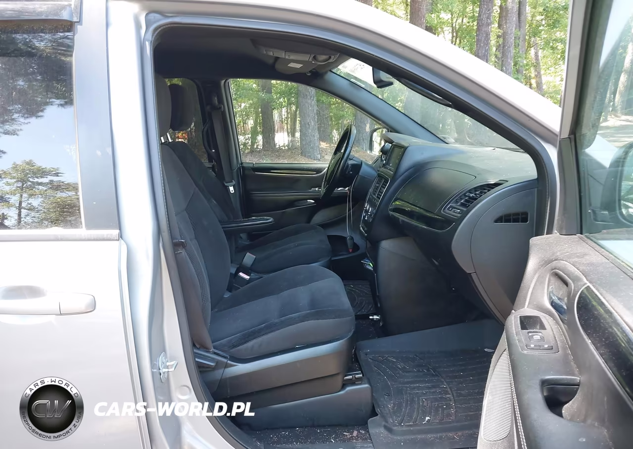 2018 Dodge Grand Caravan Se Plus VIN:2C4RDGBG5JR199147 - 5