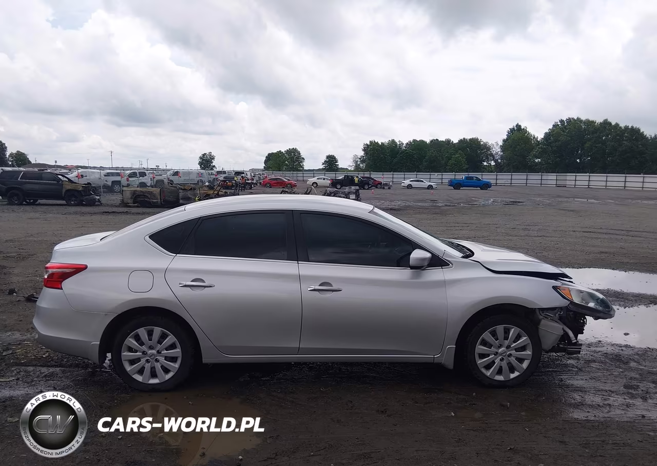 2018 Nissan Sentra S VIN:3N1AB7AP6JY337737 - 13